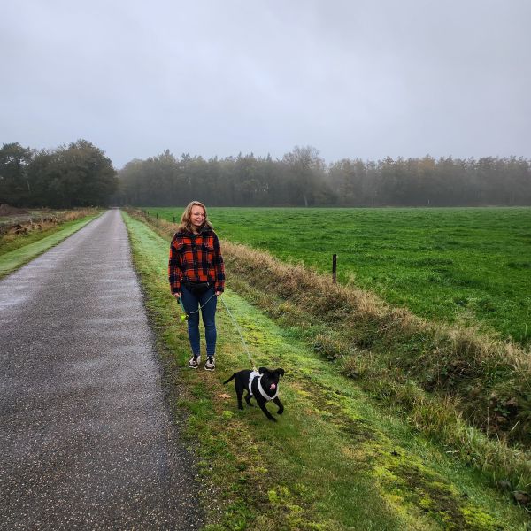 Hondenoppas Sharon van der Heijden uit Eindhoven