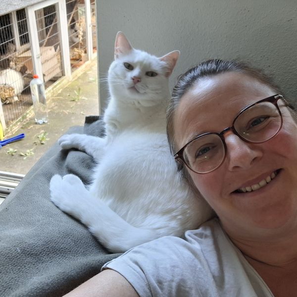 Snowy, Vivi, Banjer uit Nieuwegein zoekt een huisdierenoppas