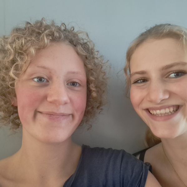 Huisdierenoppas Saar en lara uit Haren