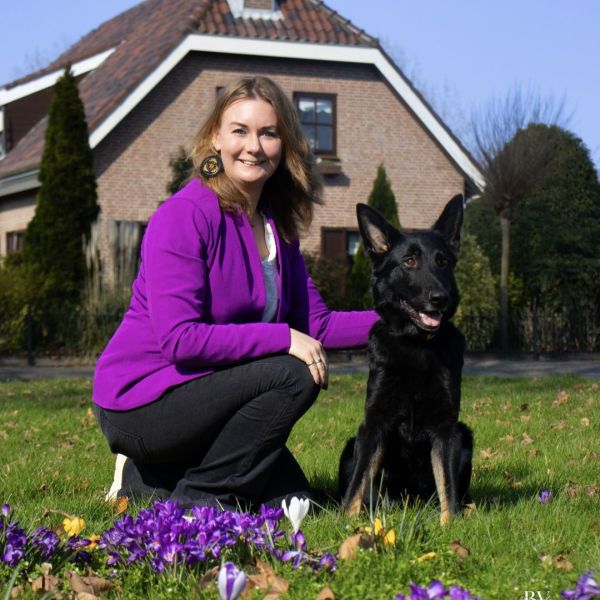 Huisdierenoppas Mirjam uit Rijsenhout