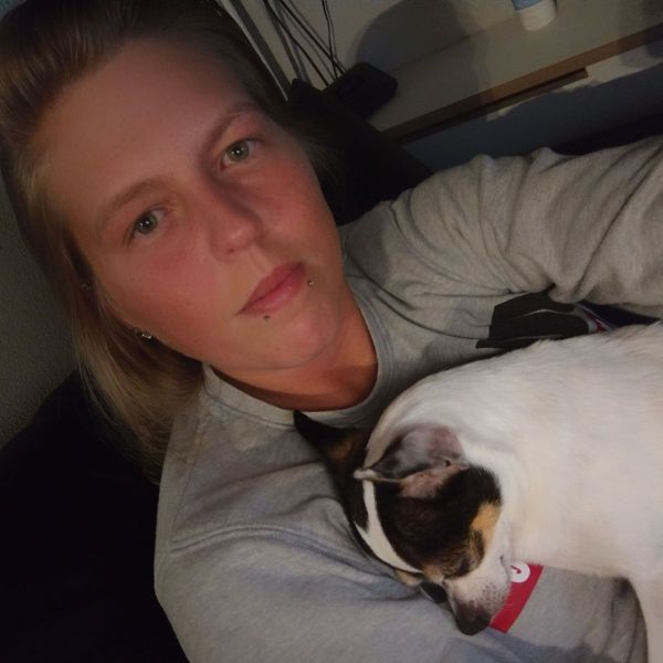 Huisdierenoppas tamara uit Hoek Van Holland