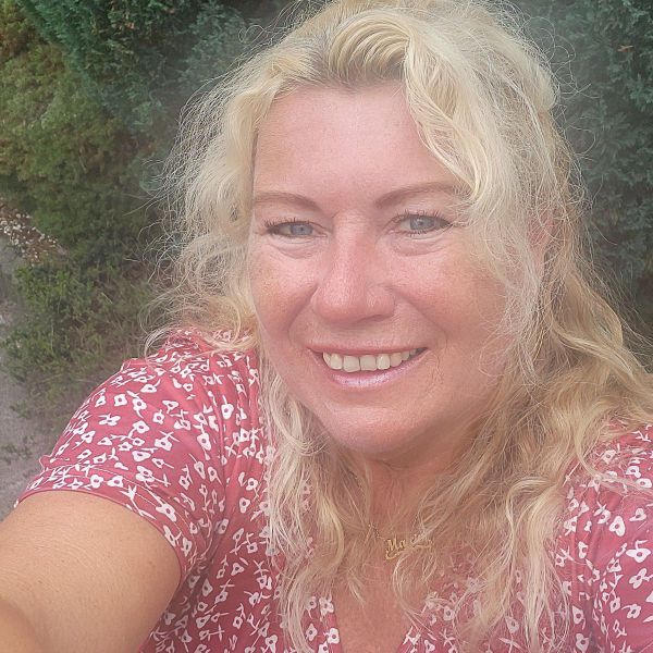 Huisdierenoppas Christine uit Hoogwoud