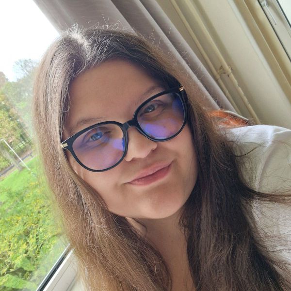 Hondenoppas Desiree uit Hoogvliet Rotterdam