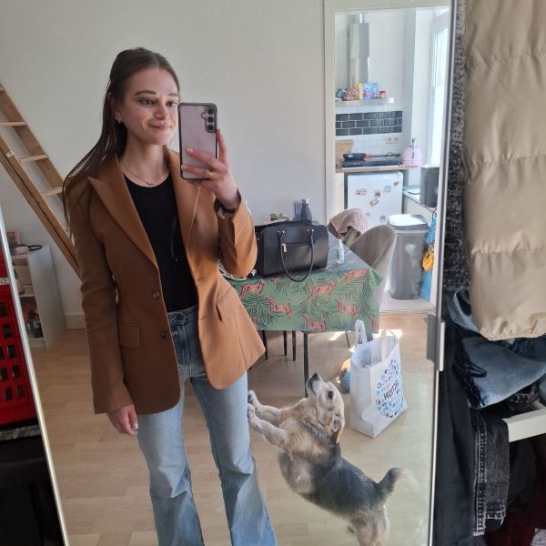 Huisdierenoppas Katja uit 'S-Gravenhage