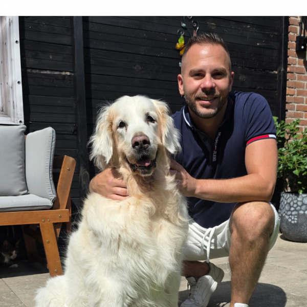 Huisdierenoppas Bernardo uit Hoogkarspel