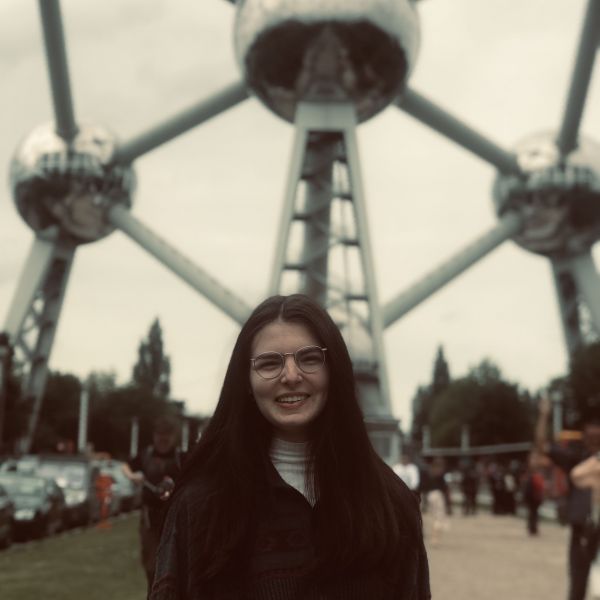 Huisdierenoppas Elvira uit Zwijndrecht