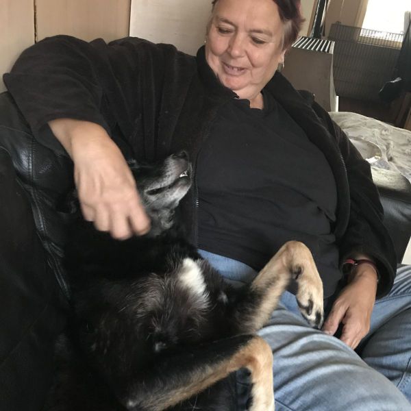 Huisdierenoppas Karin uit Lisse