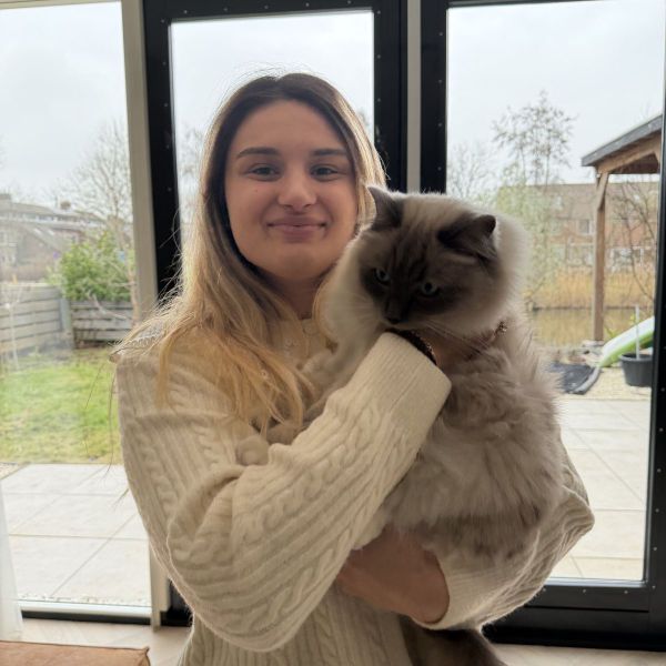 Huisdierenoppas Asya uit Amsterdam