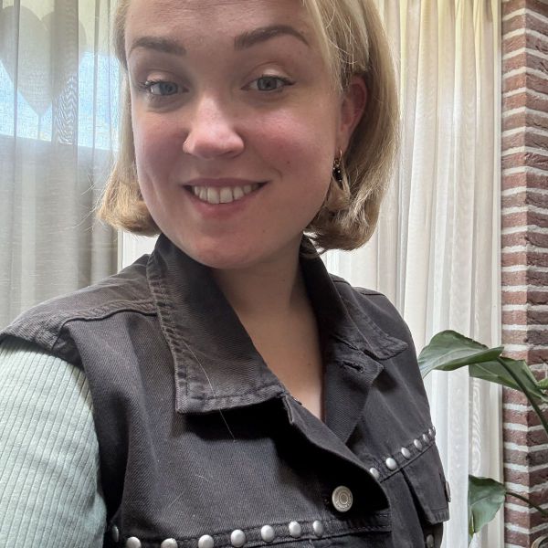 Kattenoppas Roos uit Anna Paulowna