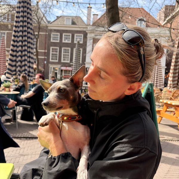 Hondenoppas Cenza uit Den Haag