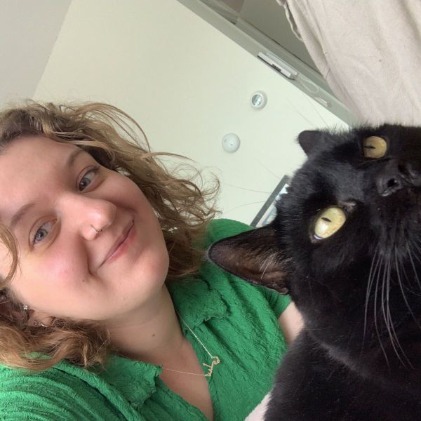 Kattenoppas Cely uit Amsterdam