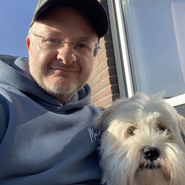 Huisdierenoppas Peter uit Zevenbergen