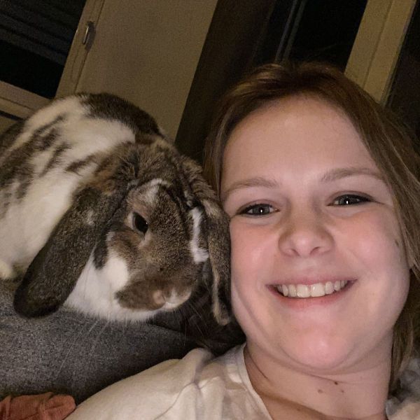Huisdierenoppas Mariëlle uit Voorschoten
