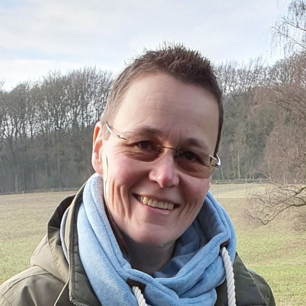 Hondenoppas Andrea uit Burgum