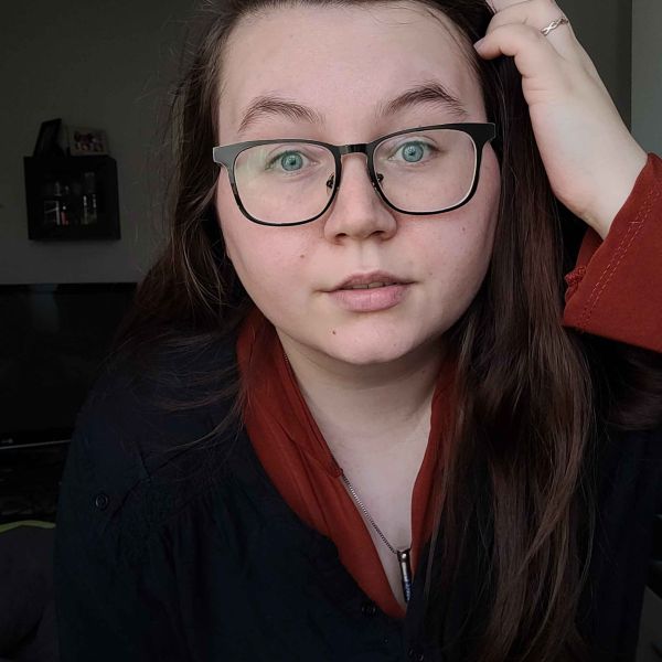 Huisdierenoppas Jennifer uit Siebengewald