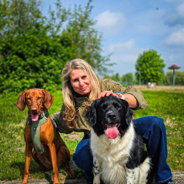 Huisdierenoppas Linda uit Huizen