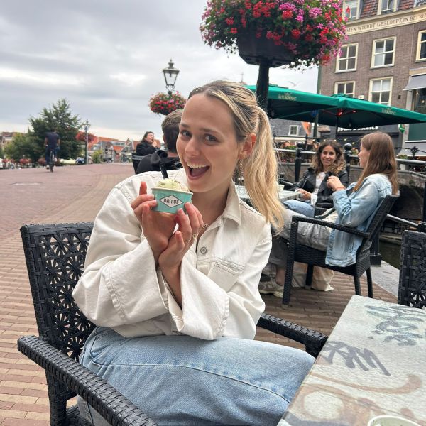 Huisdierenoppas Lotte uit Leiden