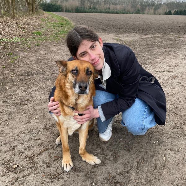 Huisdierenoppas Louise uit Huizen