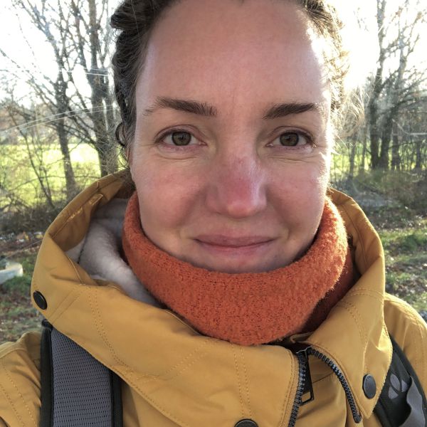 Huisdierenoppas Anneke uit Heino