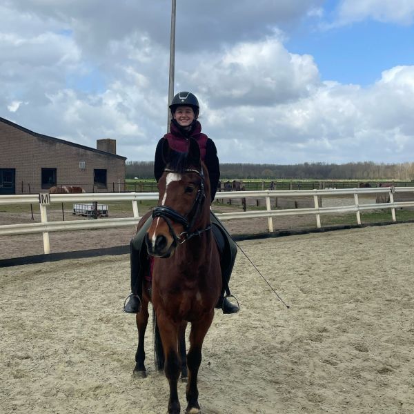 Huisdierenoppas Julia uit Wijk En Aalburg