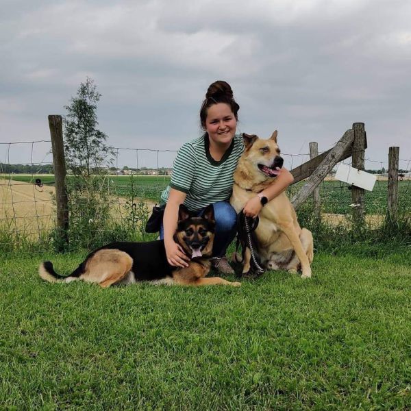 Huisdierenoppas Mariska uit Willemstad Nb