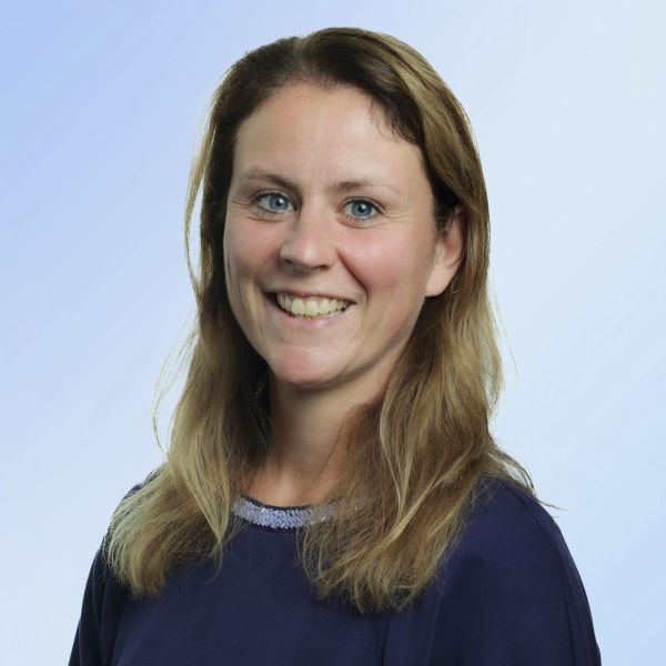 Huisdierenoppas Nina Janssen uit Maurik