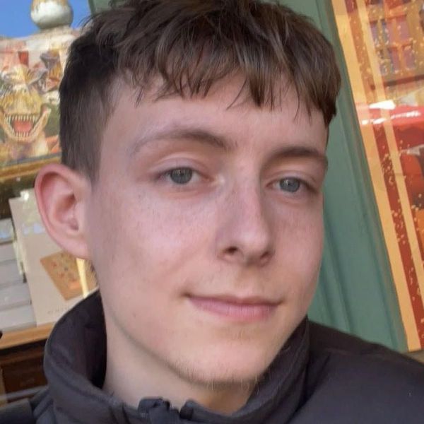 Hondenoppas damien uit Haren