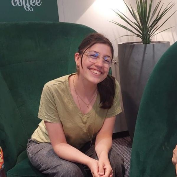 Huisdierenoppas Caitlynn uit Den Haag