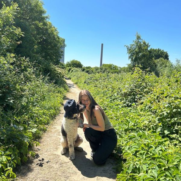 Hondenoppas Thirsa uit Gouda