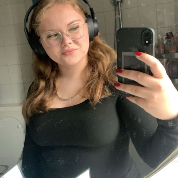 Huisdierenoppas Iris uit Neede