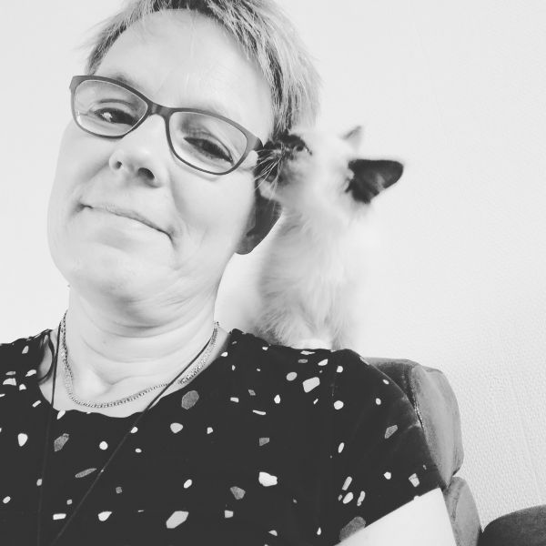 Huisdierenoppas Marjon uit Leek