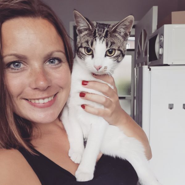 Huisdierenoppas Simone uit Ter Aar