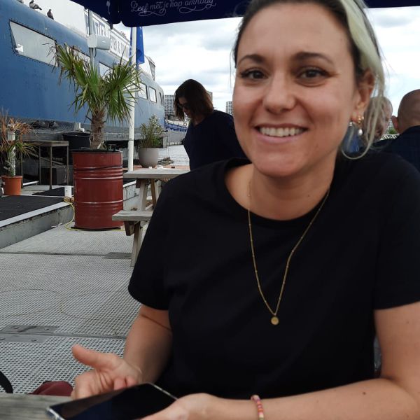 Huisdierenoppas Debby uit Amsterdam