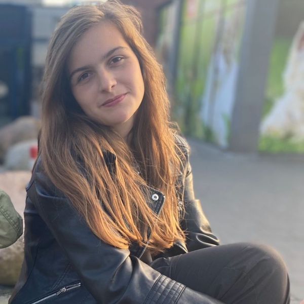Huisdierenoppas naomi uit Enschede