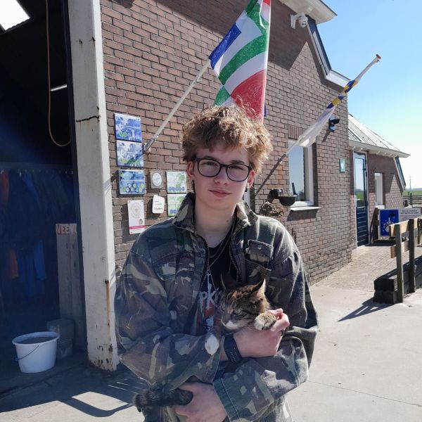 Huisdierenoppas Chris uit Zuidhorn