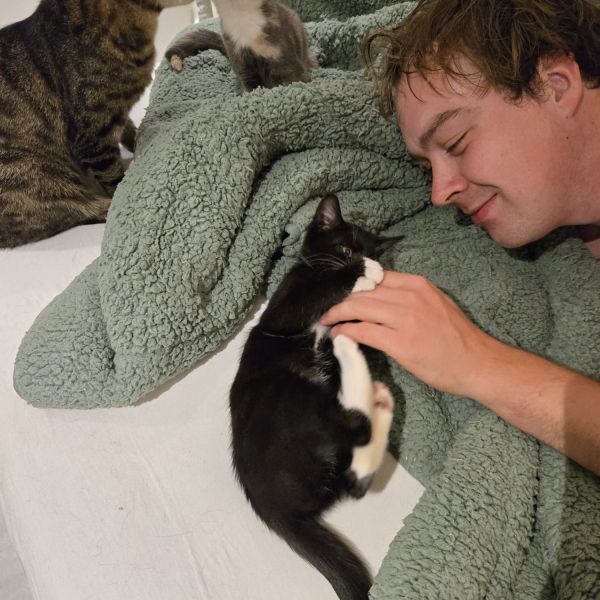 Huisdierenoppas Jon uit Sappemeer