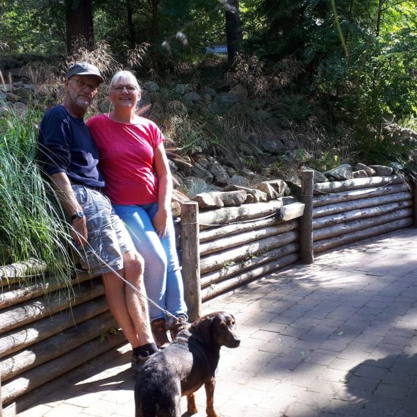 Hondenoppas Rinus en Zwanet Boekhout uit Borger
