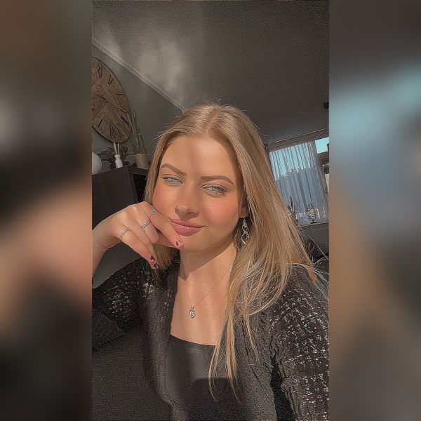 Huisdierenoppas Nadine uit Wadenoijen