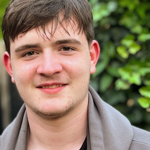 Huisdierenoppas Niels Klomp uit Lienden