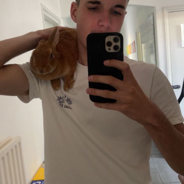 Huisdierenoppas Florian uit Ossendrecht