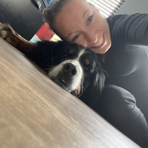 Huisdierenoppas Mandy uit Wittem