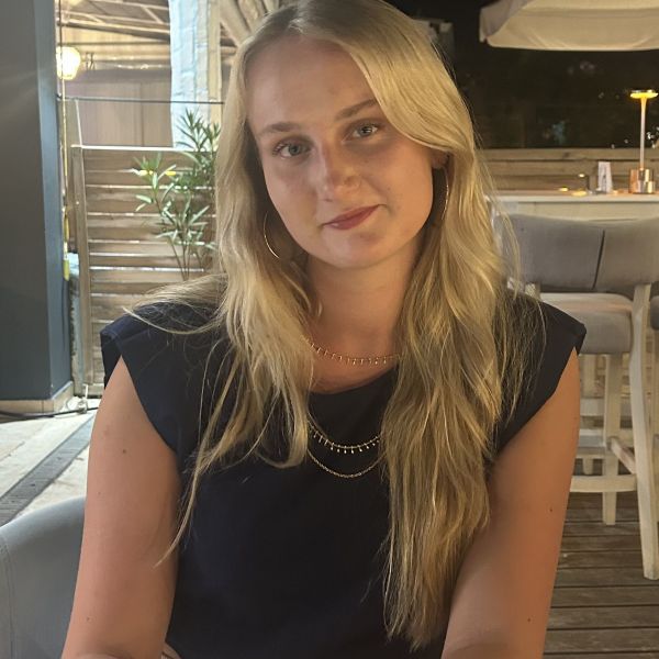 Huisdierenoppas Femke uit Leiden