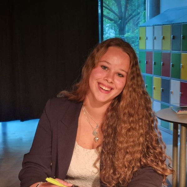 Huisdierenoppas Esmeralda van den berg uit Den Haag