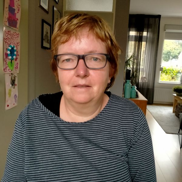 Hondenoppas Yvonne uit Hoogwoud