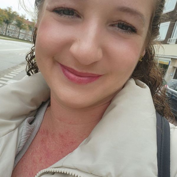 Huisdierenoppas Eva uit Rotterdam