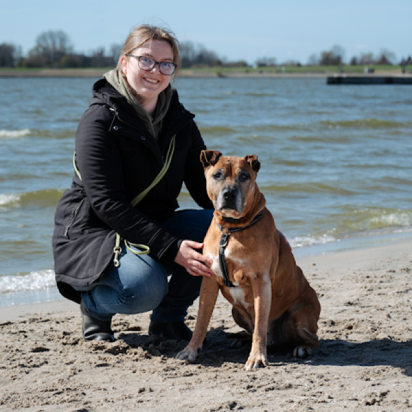 Hondenoppas Iris uit Sneek