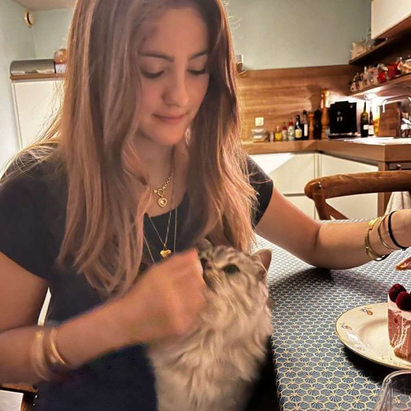 Huisdierenoppas Isabella uit Monster