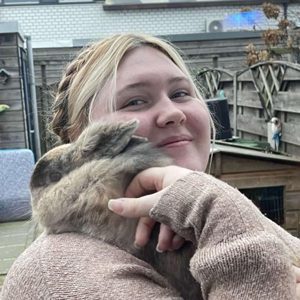 Huisdierenoppas Eline uit Apeldoorn