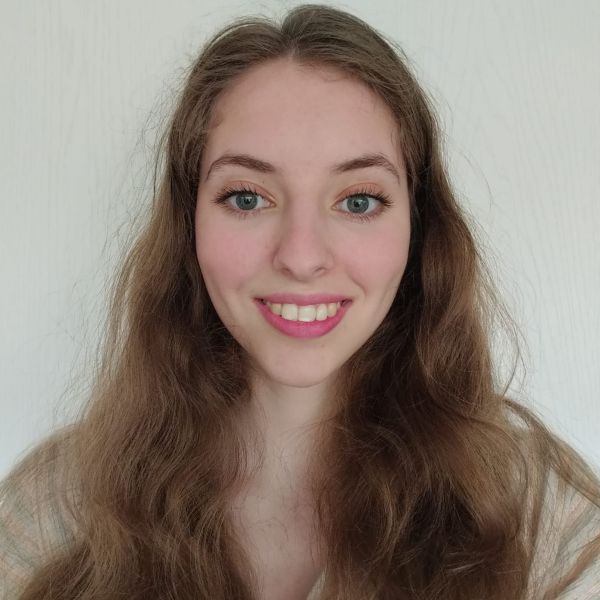 Huisdierenoppas merel uit Arnhem